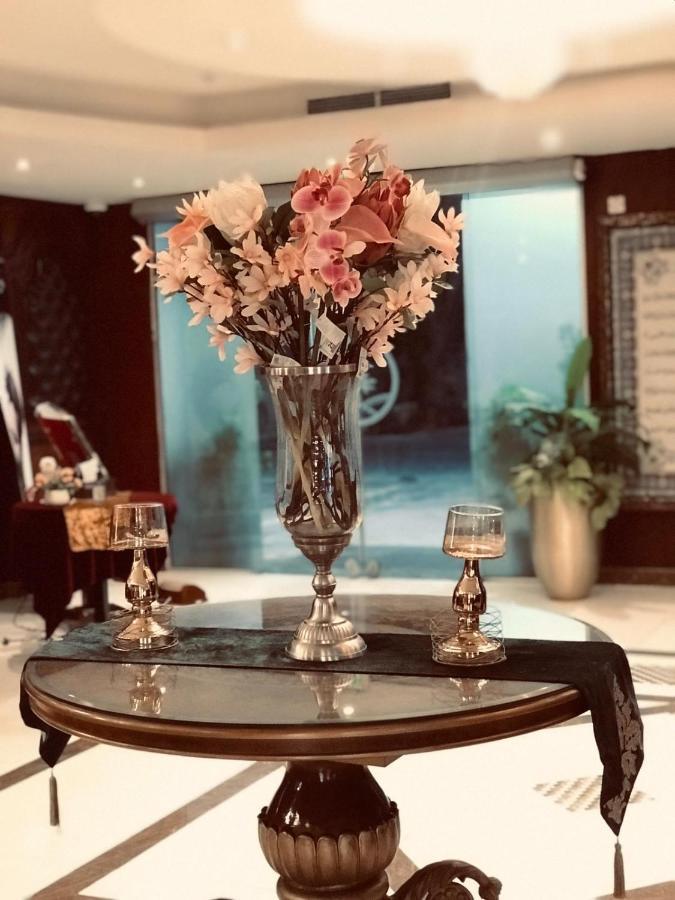 Tourist Hotel Doha Bagian luar foto