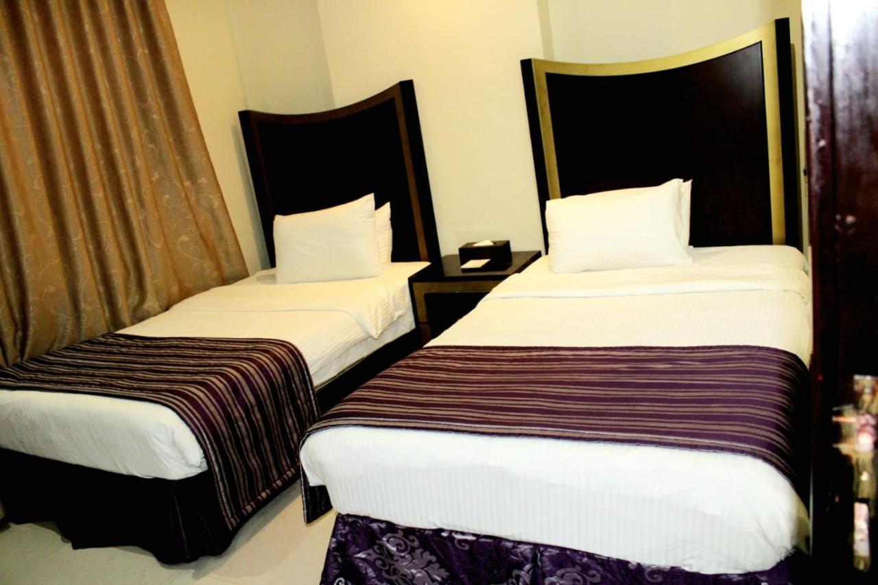 Tourist Hotel Doha Bagian luar foto