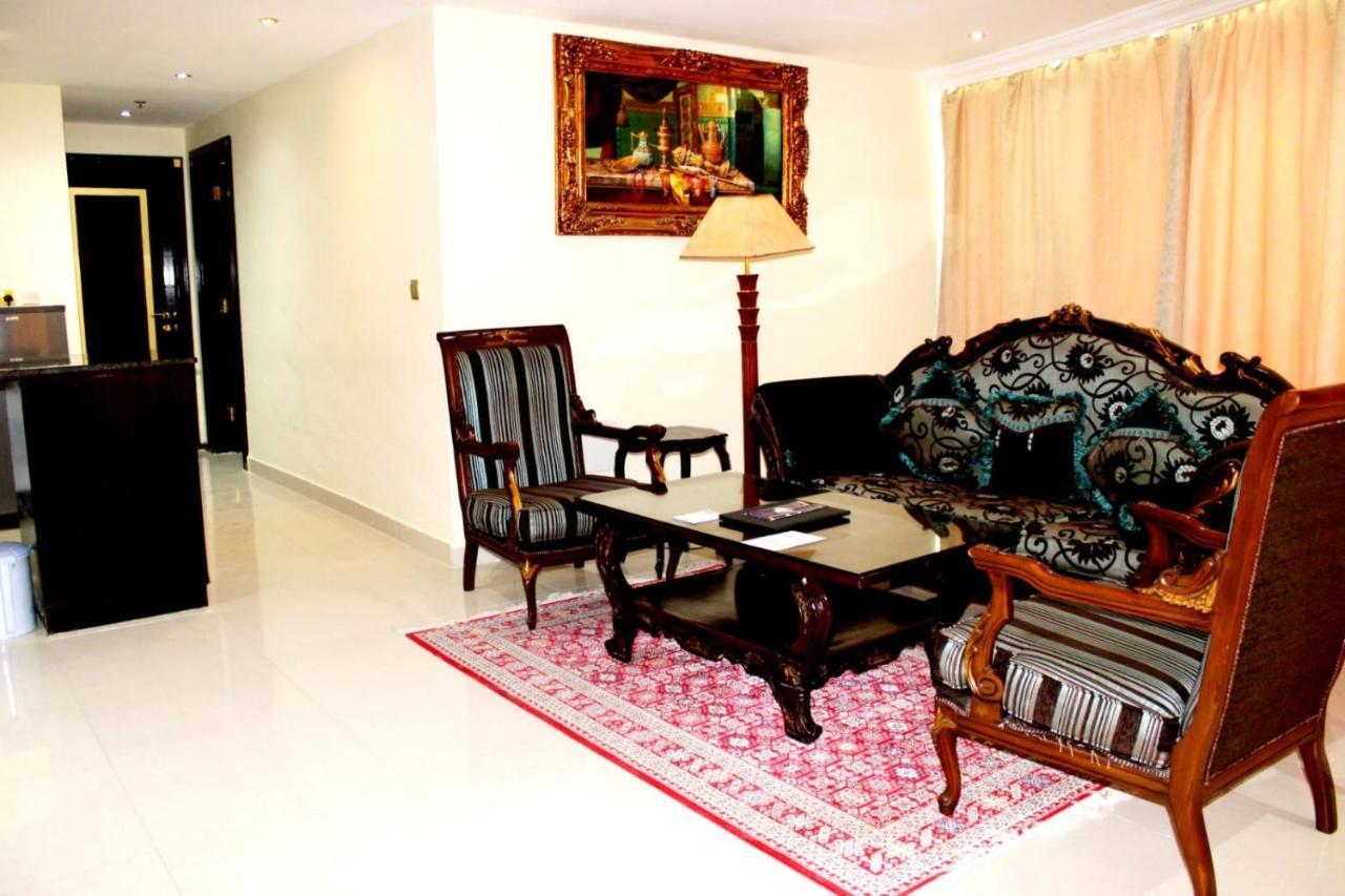 Tourist Hotel Doha Bagian luar foto