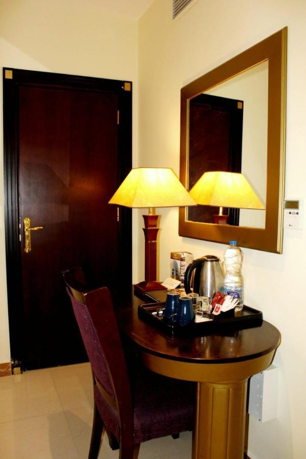 Tourist Hotel Doha Bagian luar foto