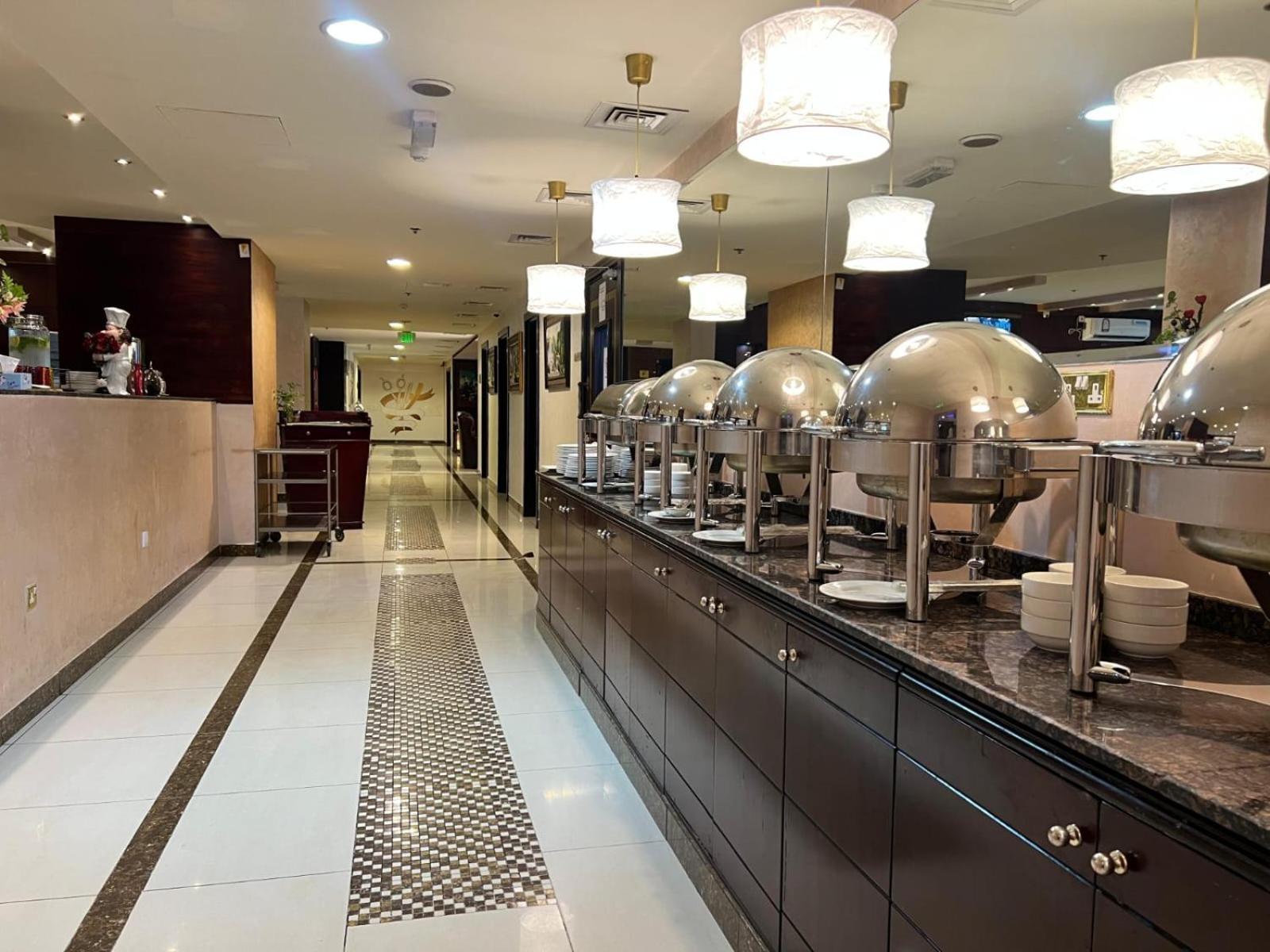 Tourist Hotel Doha Bagian luar foto