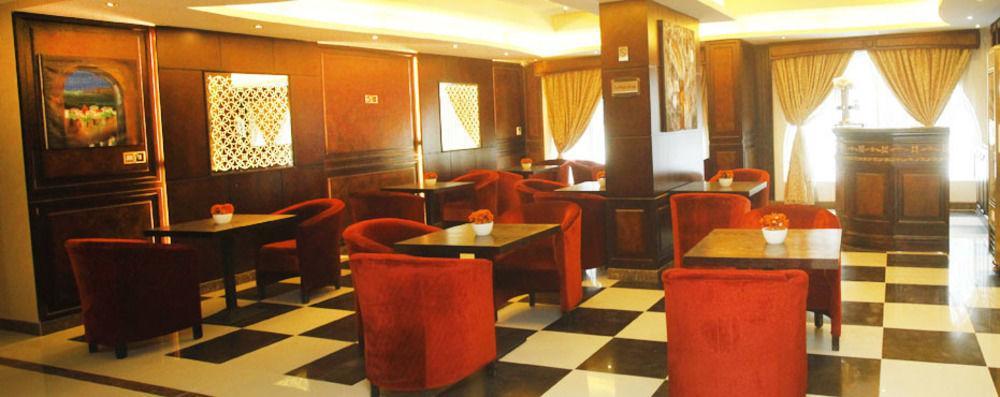 Tourist Hotel Doha Bagian luar foto