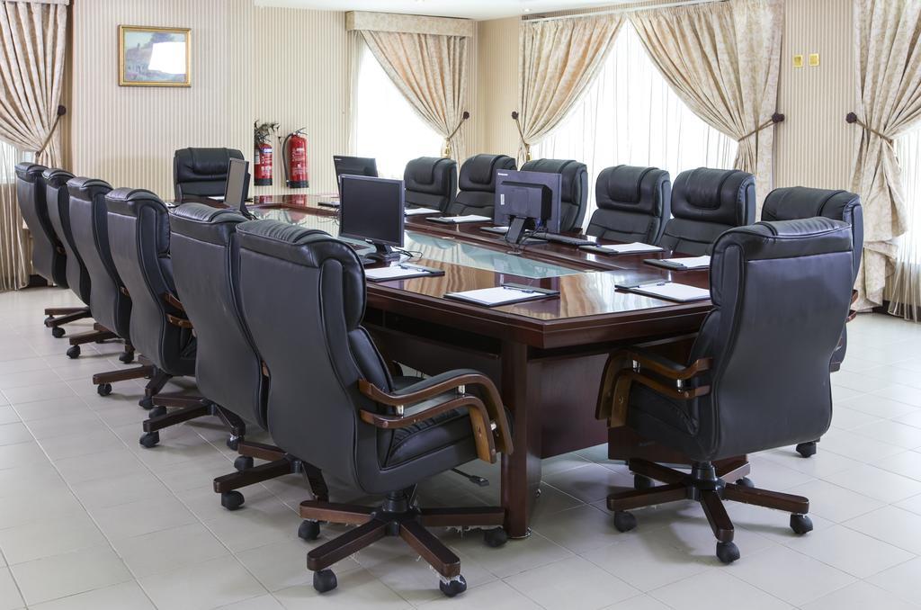 Tourist Hotel Doha Bagian luar foto